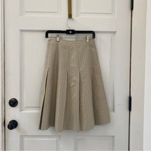 Theory skirt size 4